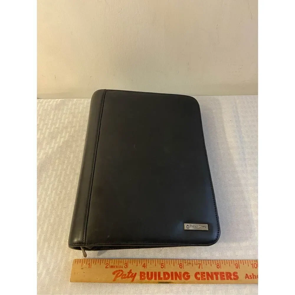 Franklin Covey black leather zipper planner 8x10‎ defect- scuffs on leather